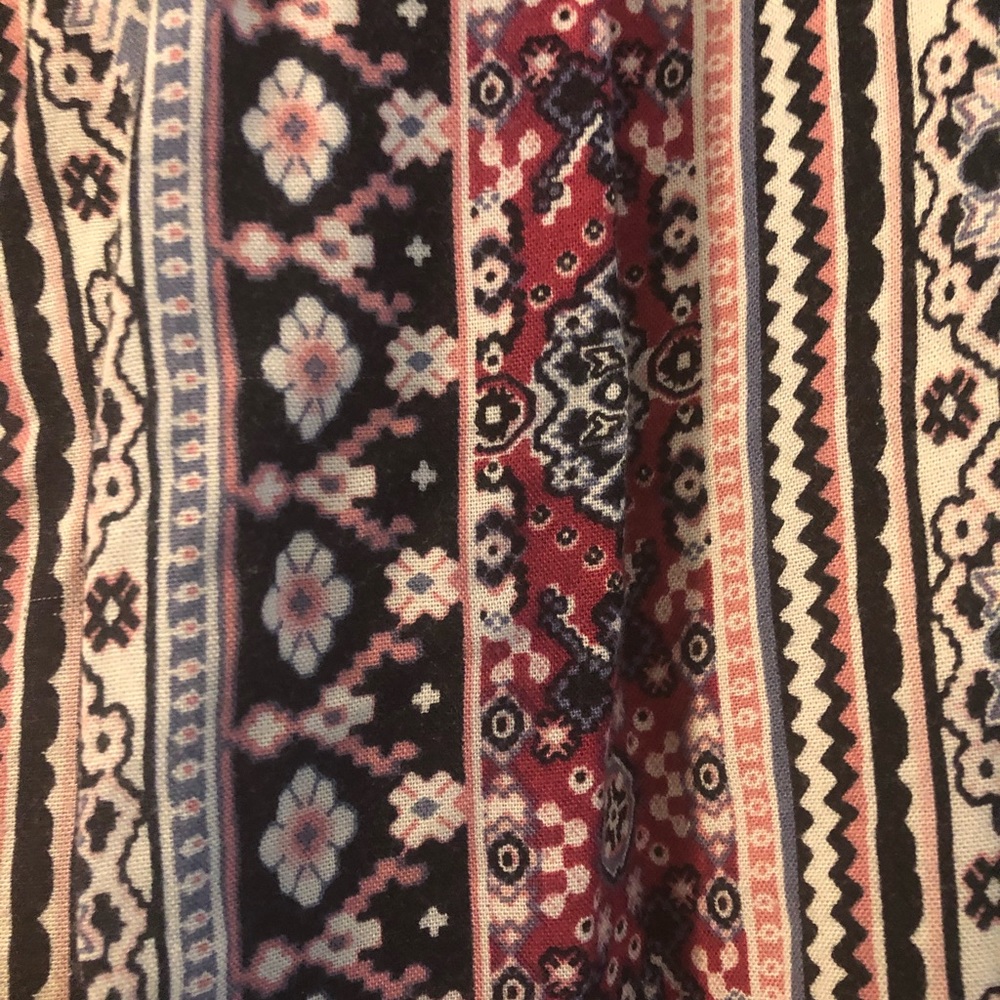 Pretty patterned wide-leg pants 👖...🌸!